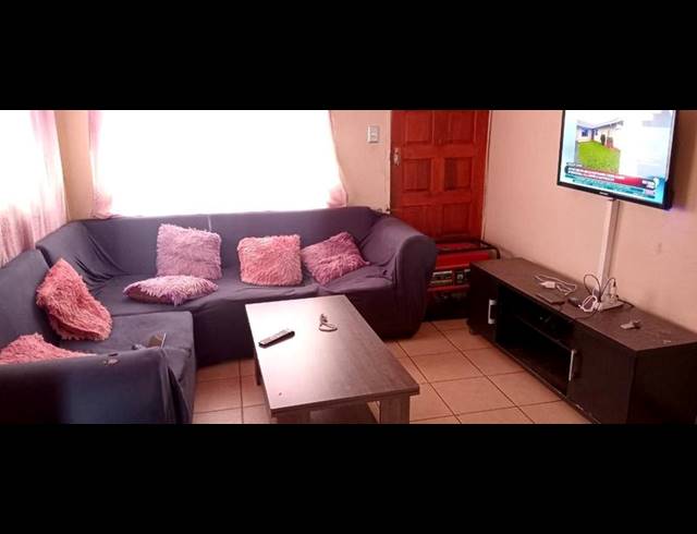 2 BEDROOM HOUSE FOR SALE IN PROTEA GLEN